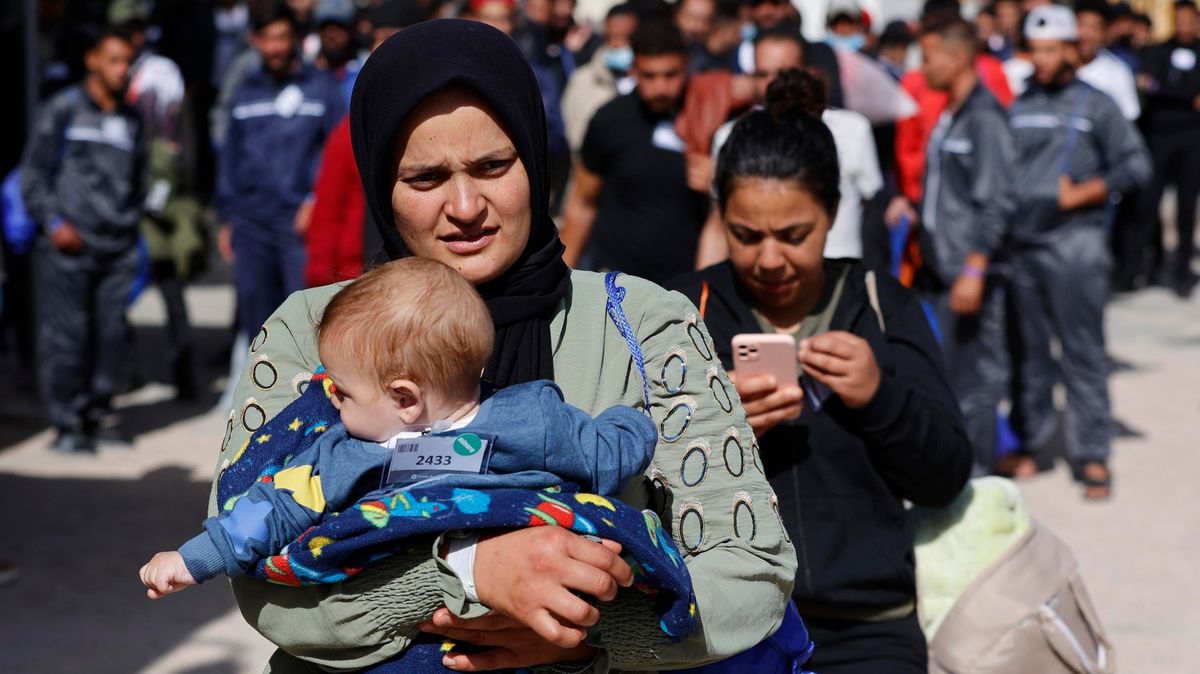 Na italskou Lampedusu dorazilo za poslední den 1300 migrantů