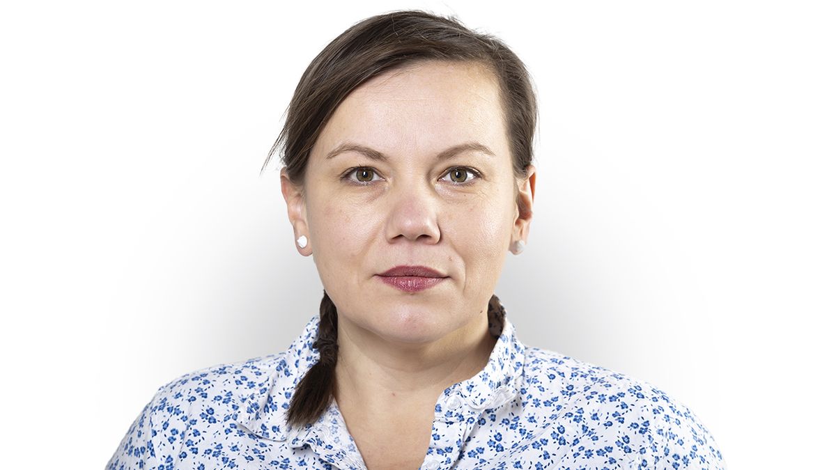 KOMENTÁŘ: Les v domě. Hůl do ruky, na Mornštajnovou