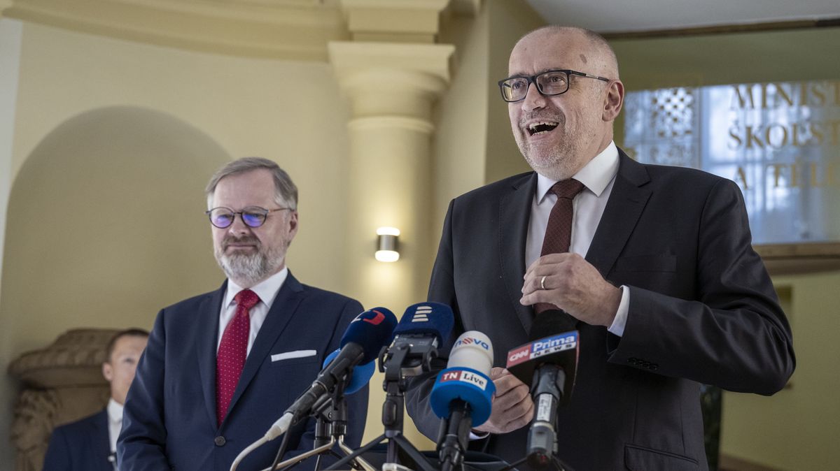 Fiala s Bekem řešili s hejtmany přijímačky na střední školy