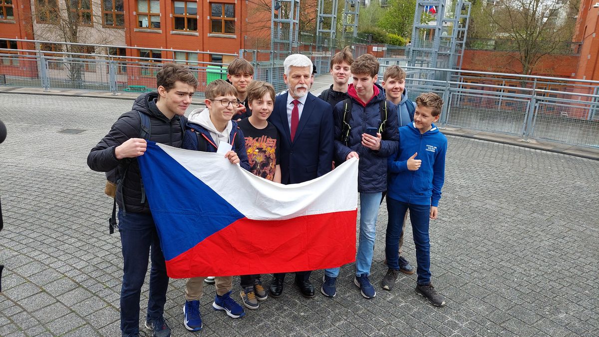 Dělal jsem průšvihy, přiznal se Pavel před českými dětmi v Bruselu