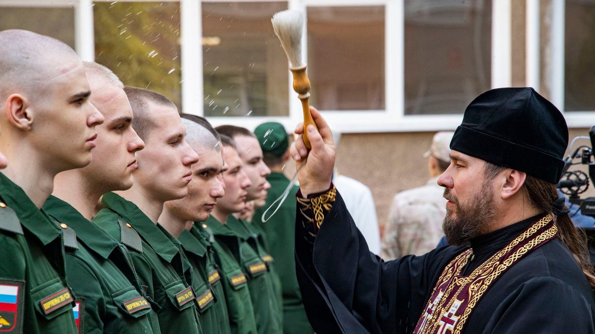 Rusko chystá polní nafukovací kaple. Má je nasadit i na Ukrajině
