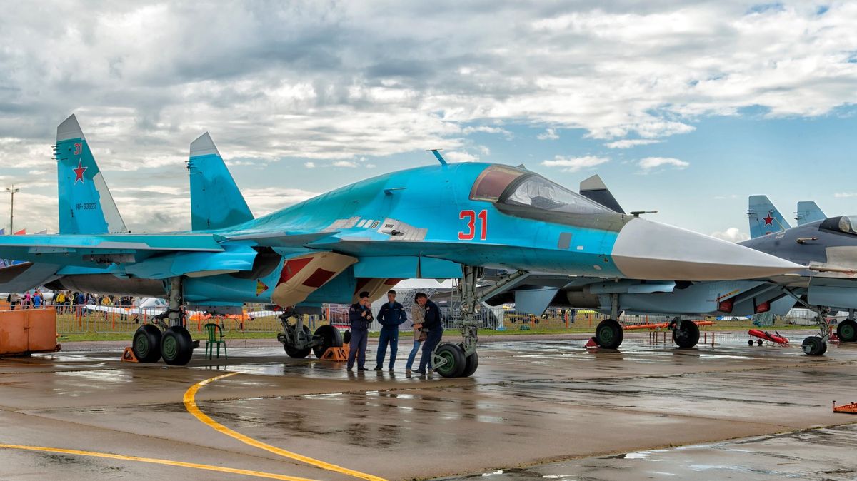 Ruské letectvo na Ukrajině selhalo, Moskva proto buduje elitní vzdušnou sílu, hlásí britská rozvědka