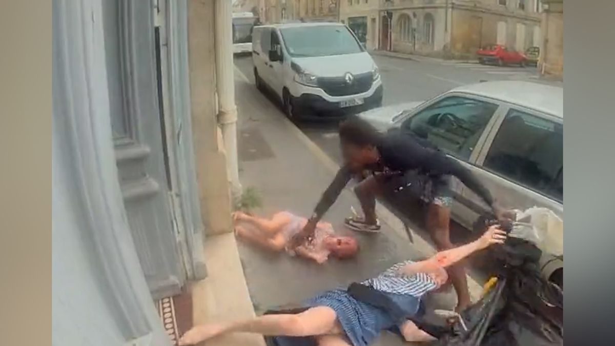 La vidéo a choqué la France.  Un jeune homme a brutalement attaqué une femme âgée et sa petite-fille en plein jour