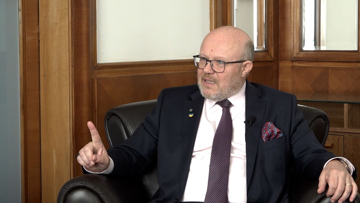 Válek: Covid tu stále je a umírají na něj lidé. Nechte se očkovat