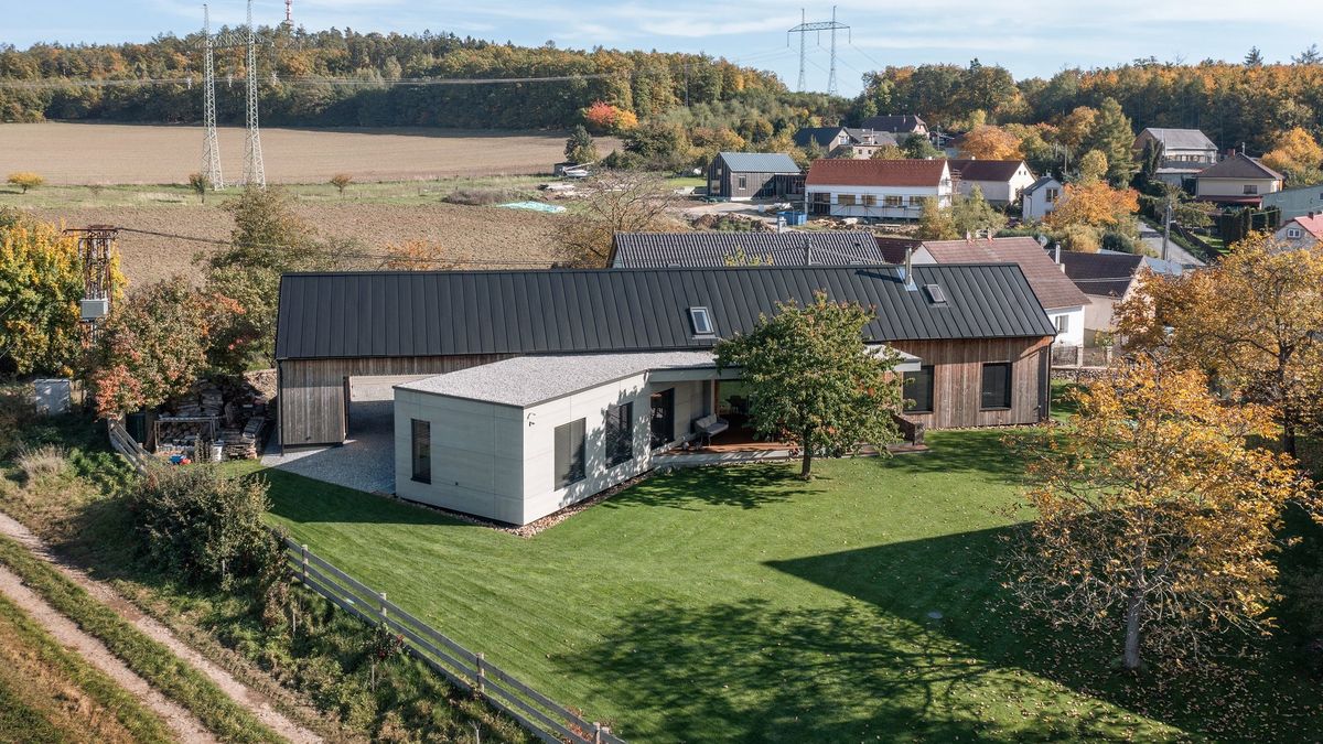 Obce a kraje tři loňské kvartály hospodařily s přebytkem 70,6 miliard korun