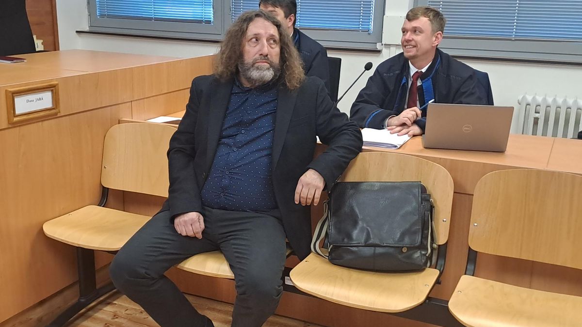 Soud neposlal bývalého místostarostu Lovosic Závadu do vazby. Nově je stíhán kvůli podvodu