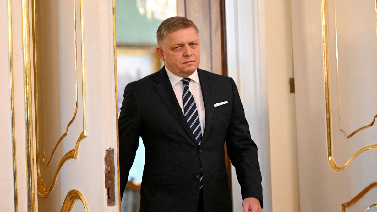 Slovenský premiér Fico zakázal vstup „nepřátelských“ médií na sněm strany Směr