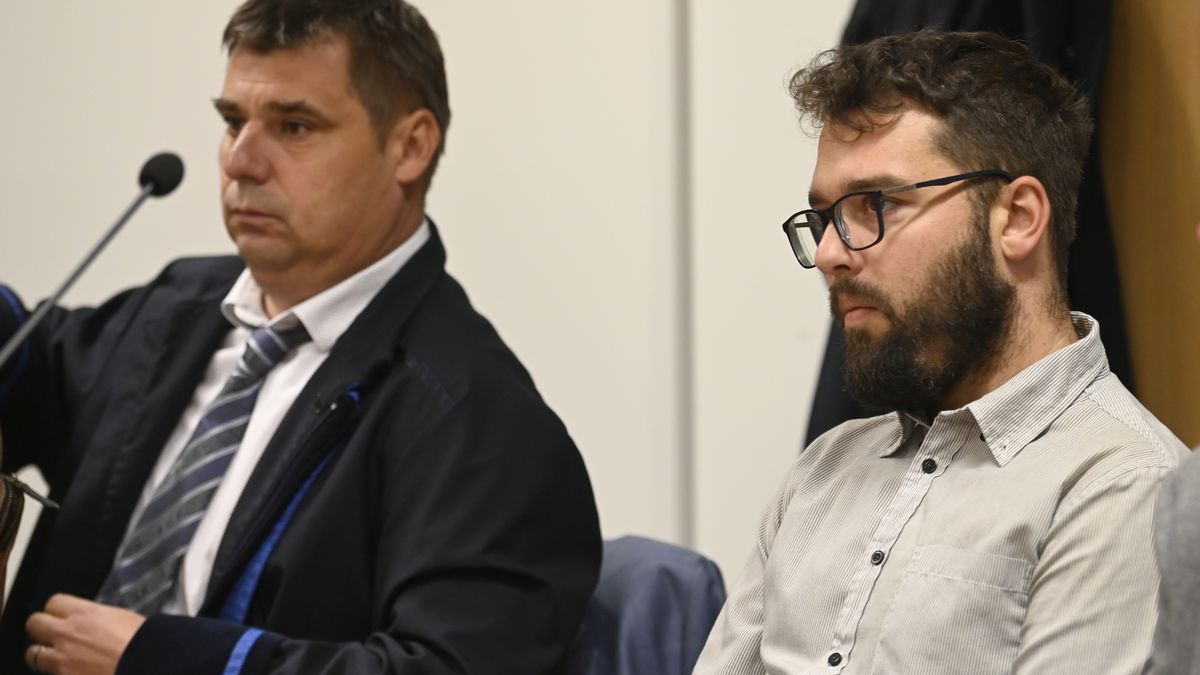 Leželo na mně několik lidí, řekla dívka u soudu s provozovatelem diskotéky na Zlínsku