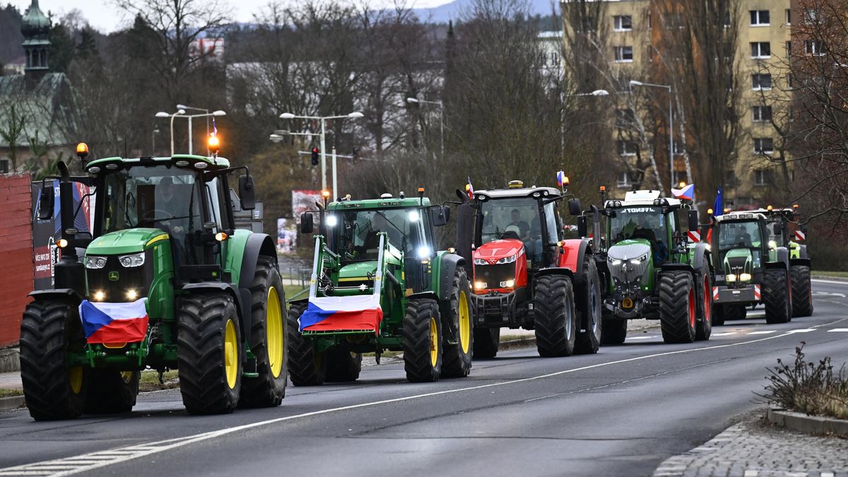 Kvůli protestu zemědělců hrozí v Praze kolaps. Pracujte z domova, vyzývá obyvatele magistrát