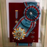 Řád příznivých oblaků, který Jaroslav Kubera po své smrti obdržel za budování česko-tchajwanských vztahů