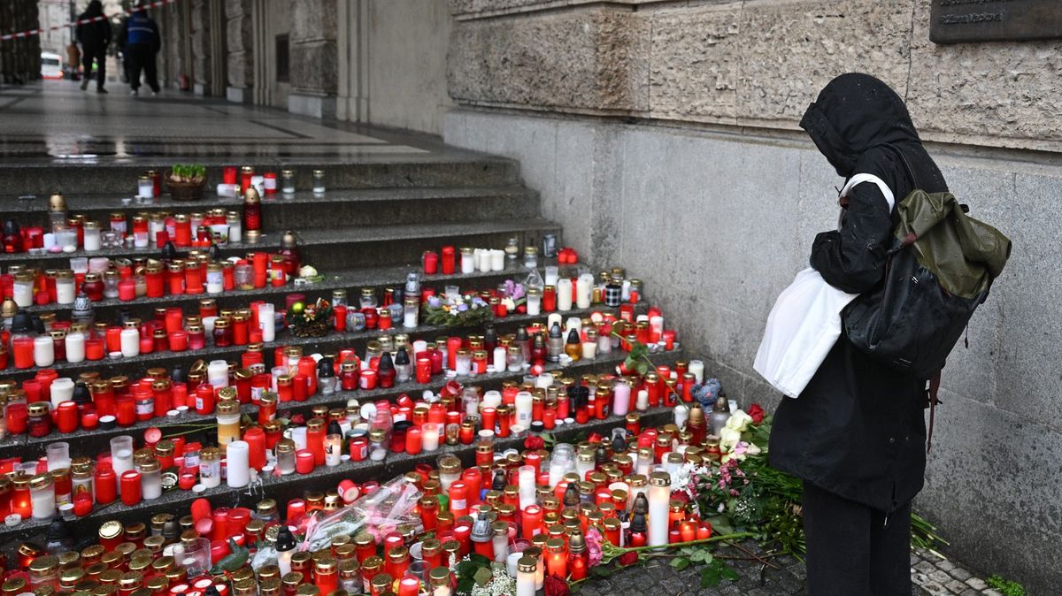 Rodina z Dubaje cílem střelce z fakulty. Žena dostala zásah, když se vracela k raněnému choti