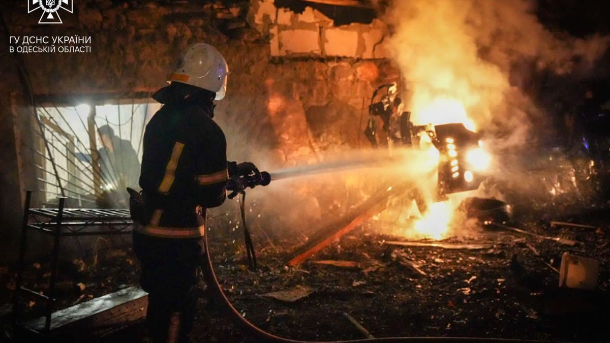 Ruský dronový útok zranil u ukrajinské Oděsy 11 lidí včetně tří dětí