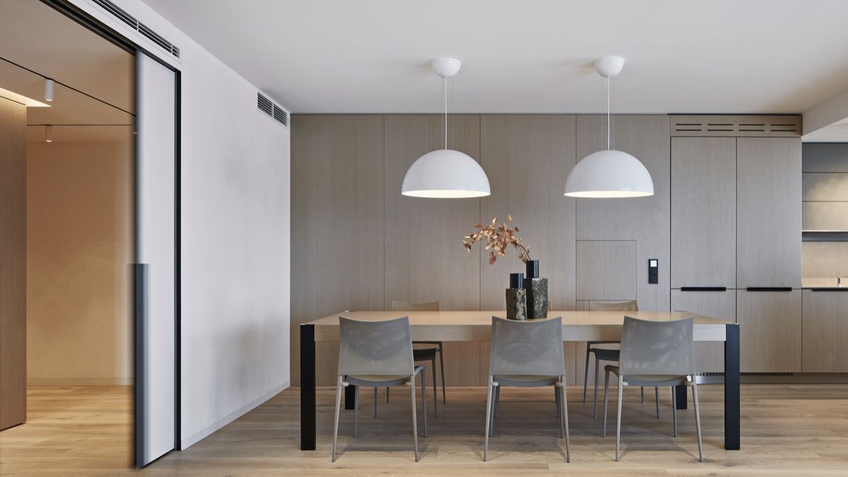 Byt v jedenáctém podlaží nabízí panorama minimalismu