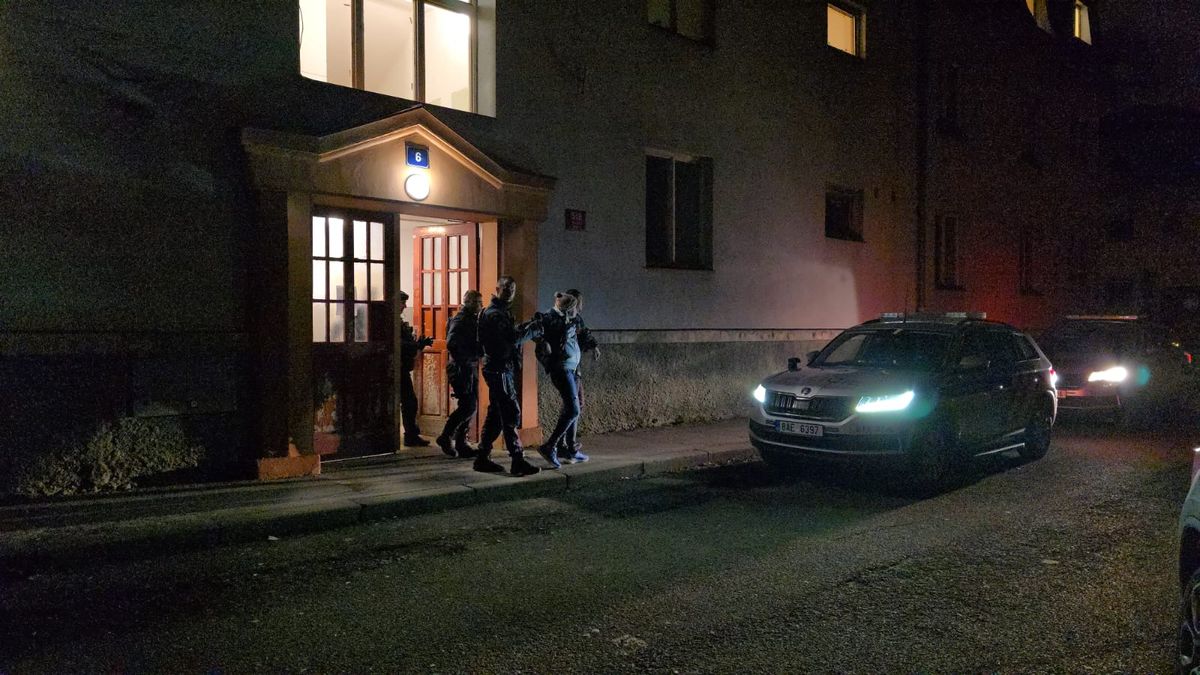 Muž vyhrožoval ve Vinohradské nemocnici, že se vrátí se zbraní