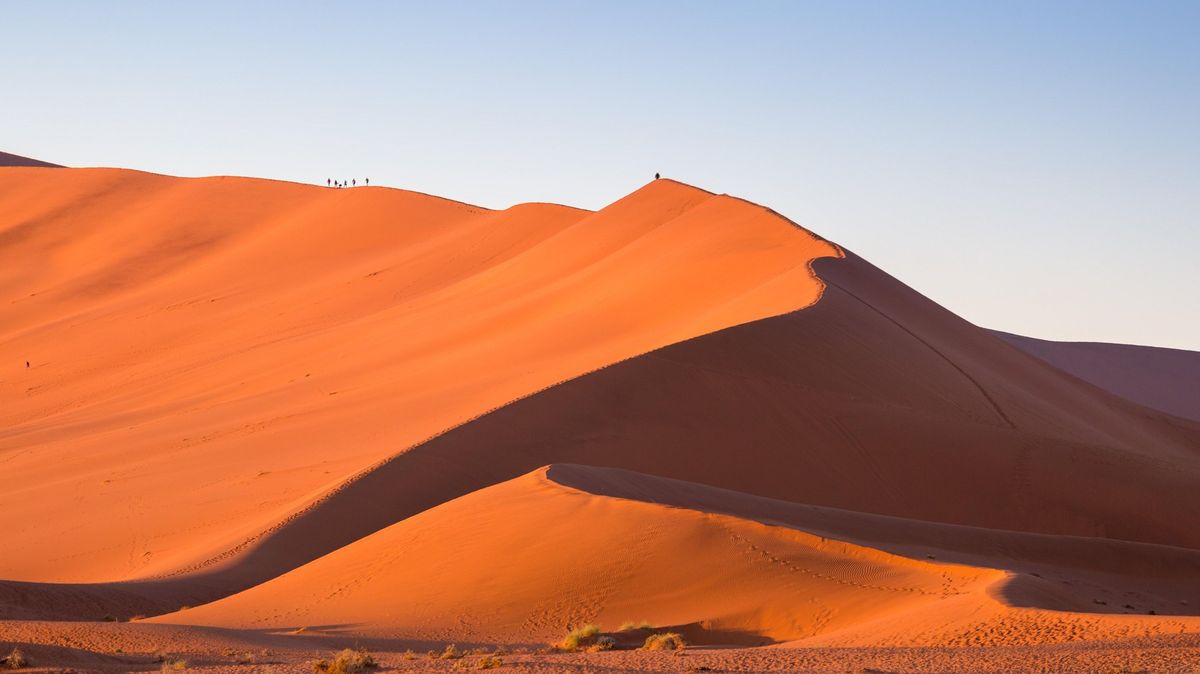 Tři turisté se fotili nazí v poušti. Namibie nebyla tou nejlepší volbou