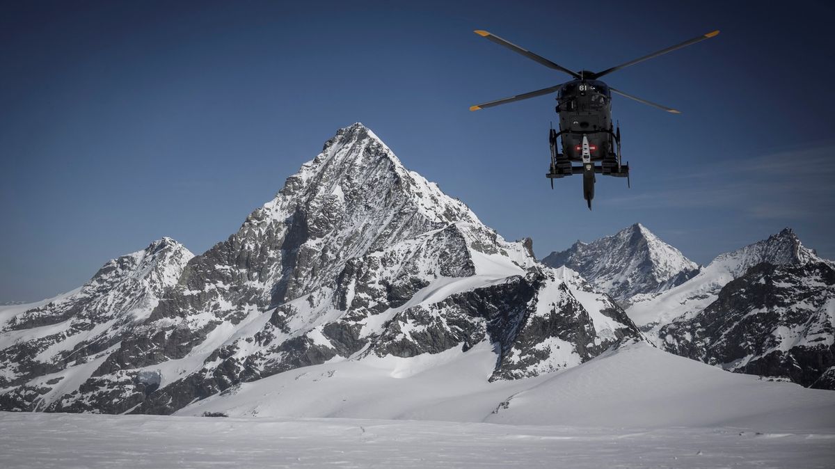 Ve švýcarských Alpách záchranáři našli pět mrtvých lyžařů