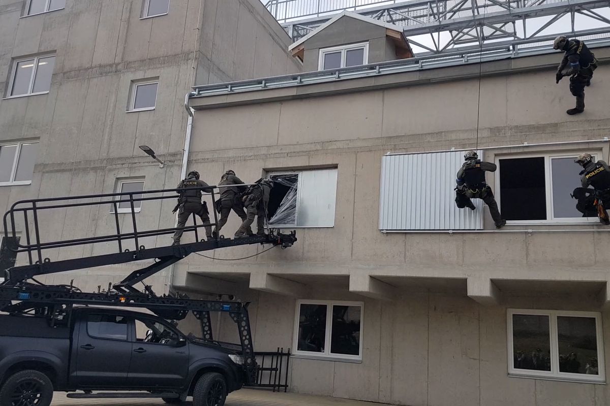 Policisté mohou v Brně cvičit zásah v hotelu, rodinném domě i v kanalizaci