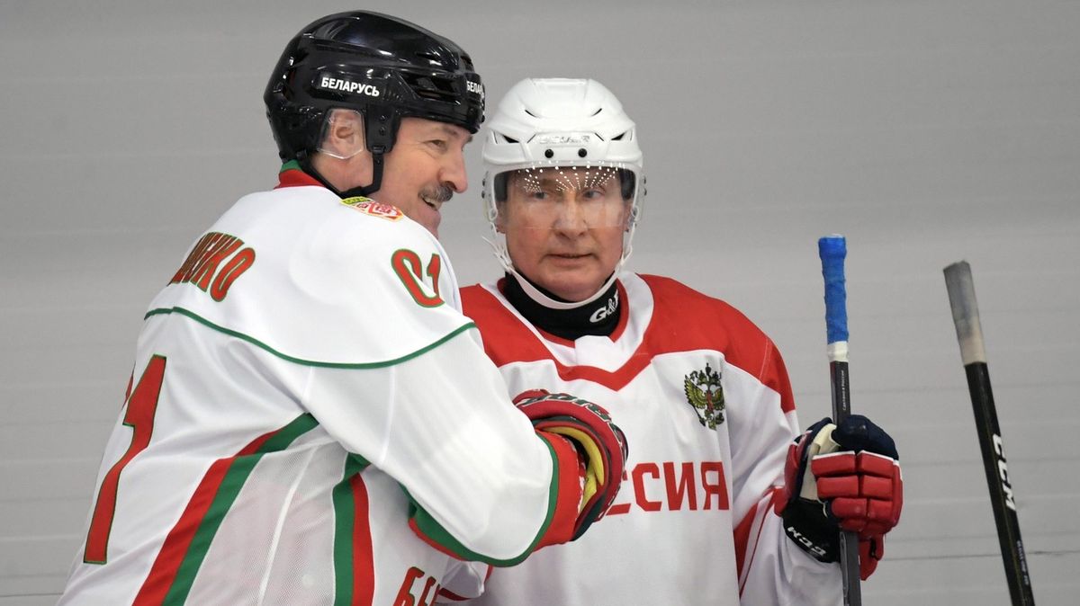 Putin je jedinečný člověk. Naučil se hokej v 58 letech, chválí ho ruská hokejová legenda
