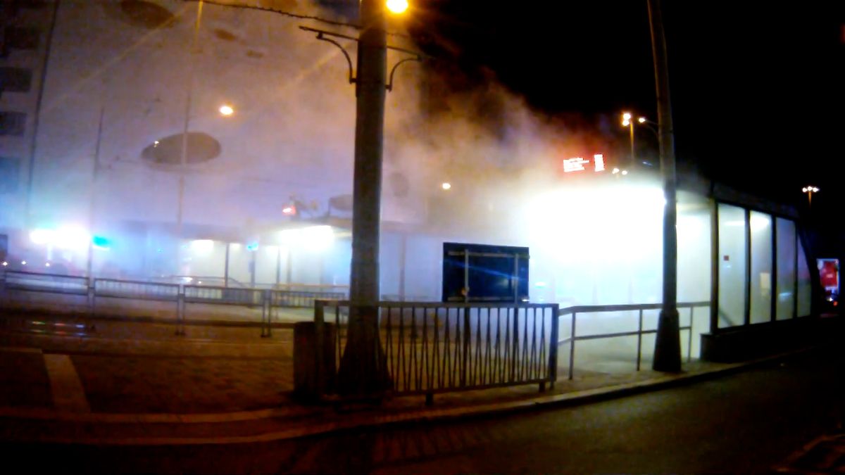 V Brně hořel obchod pod hlavním nádražím, čtyři lidé museli do nemocnice