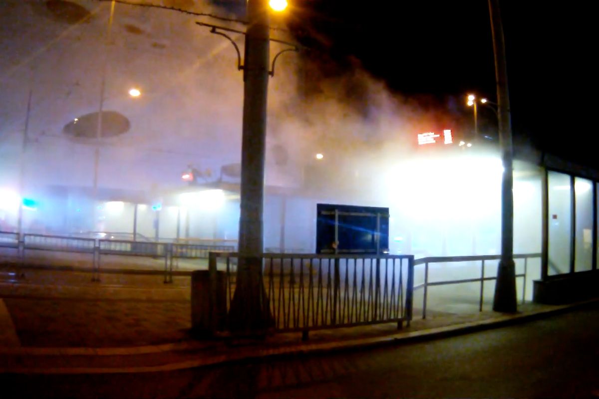 V Brně vyhořely tři stánky pod hlavním nádražím, čtyři lidé museli do nemocnice