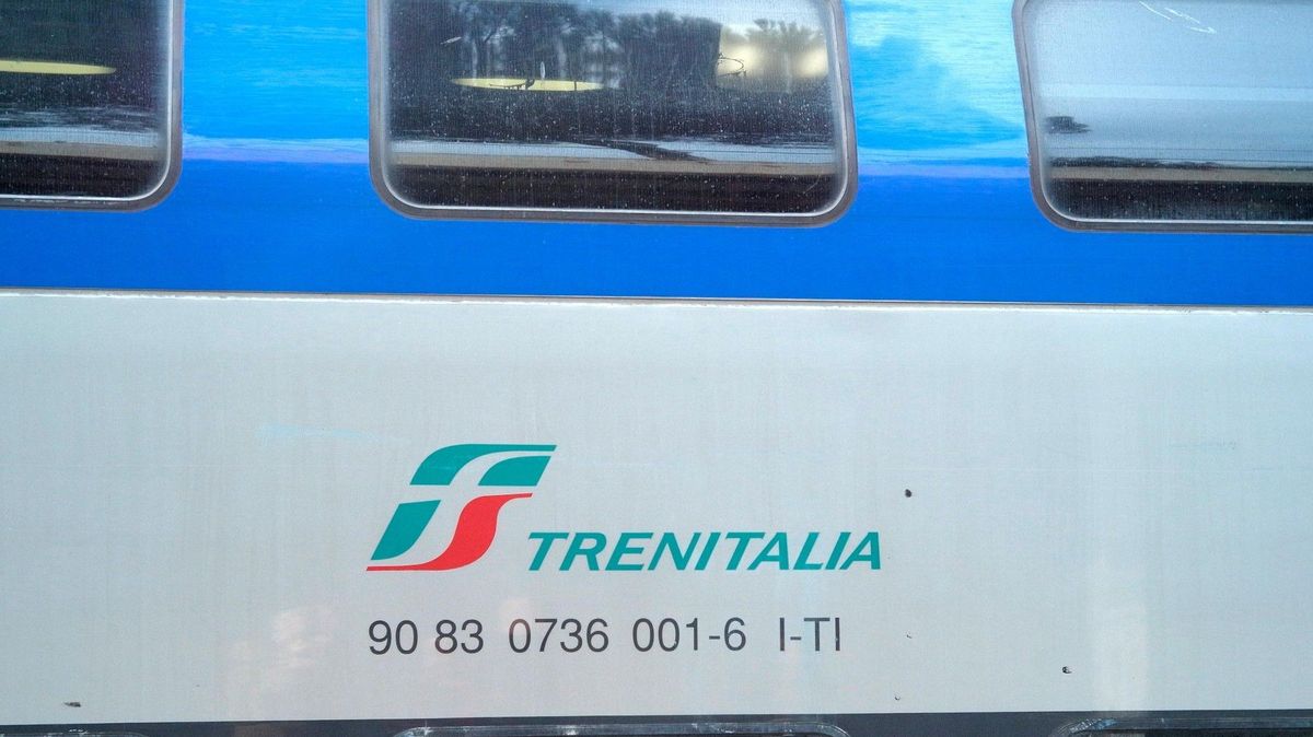 Itálie má svého hrdinu. Strojvedoucí s infarktem ještě stihl zastavit vlak a poté zemřel