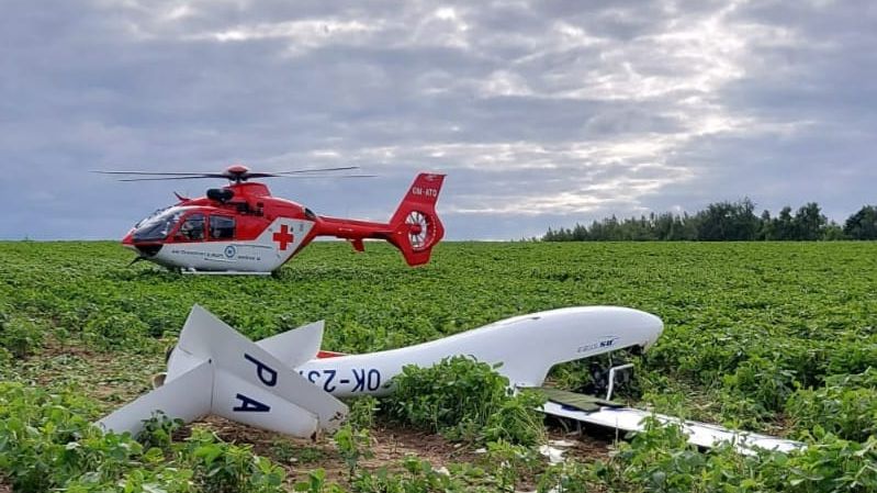 Na Karvinsku se zřítil větroň, zavadil o dráty elektrického vedení