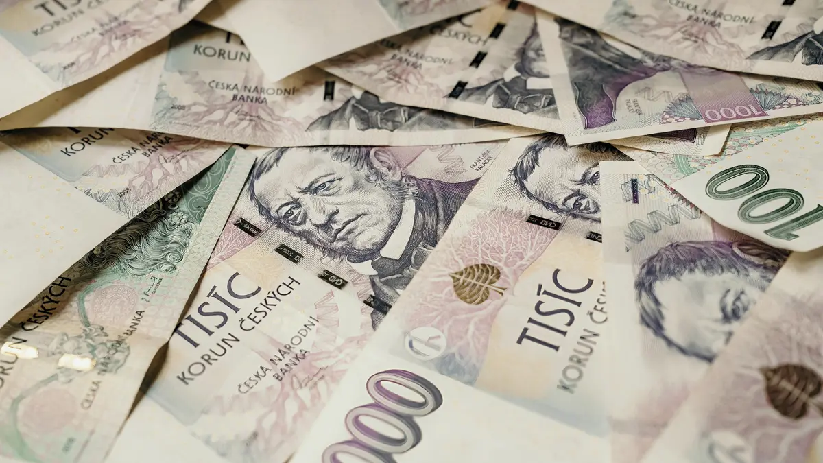 Běžný účet platební bilance skončil loni v přebytku 57,8 miliardy korun