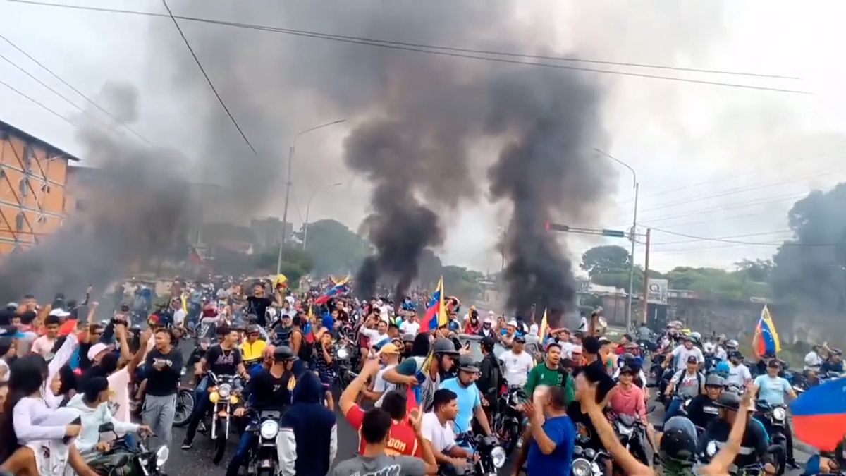 Mrtví a zranění. Venezuelu po podezřelých volbách zachvátily protesty