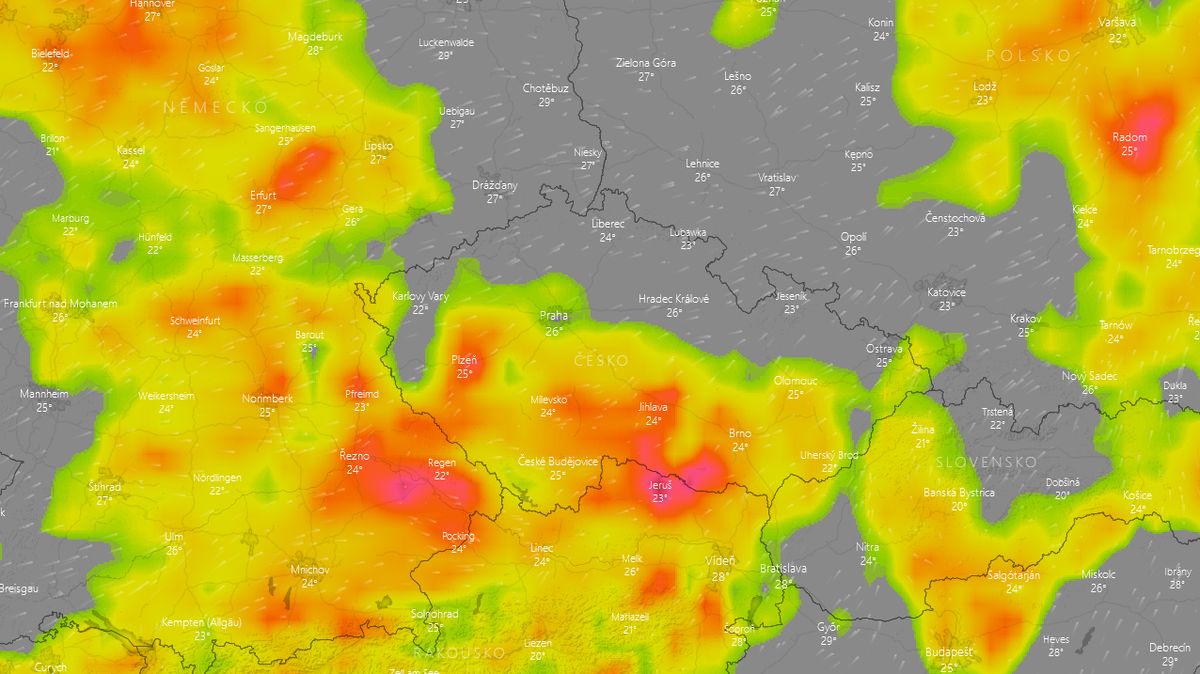 Česko zasáhnou silné bouřky s přívalovými dešti, varovali meteorologové
