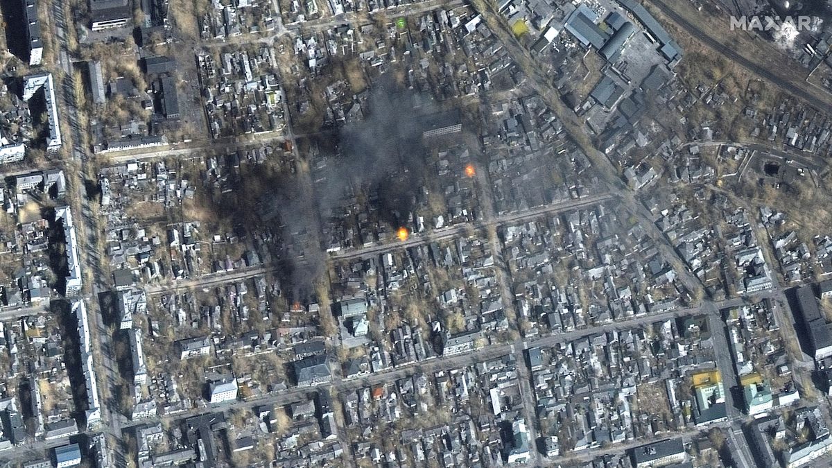 Satelitní snímky odhalují zničený Mariupol a sever kyjevské oblasti