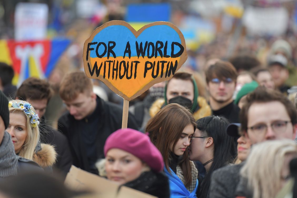 „Za svět bez Putina“ – z nedělní demonstrace na pražském Václavském náměstí