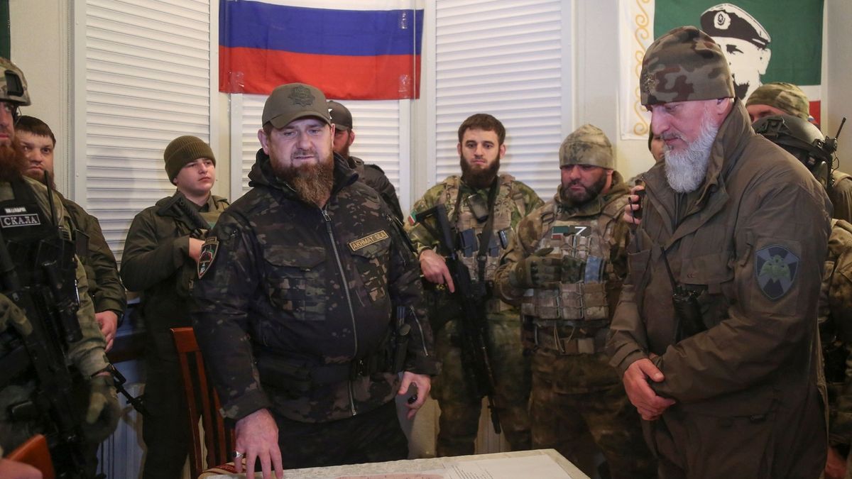 Rusku chybějí vojáci, posílá do bojů různé pomocné síly