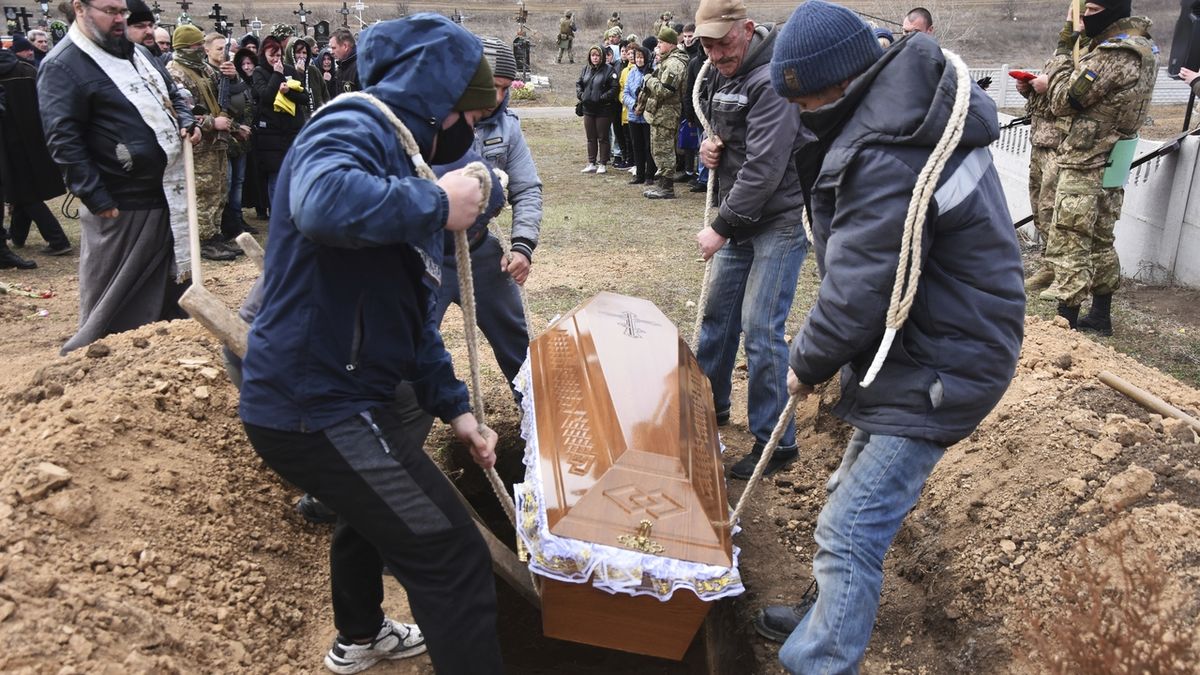 Pohřeb ukrajinského vojáka v Oděsské oblasti