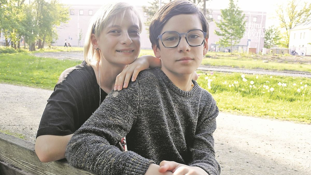 Studentka z Ukrajiny se stará o 12letého bratra