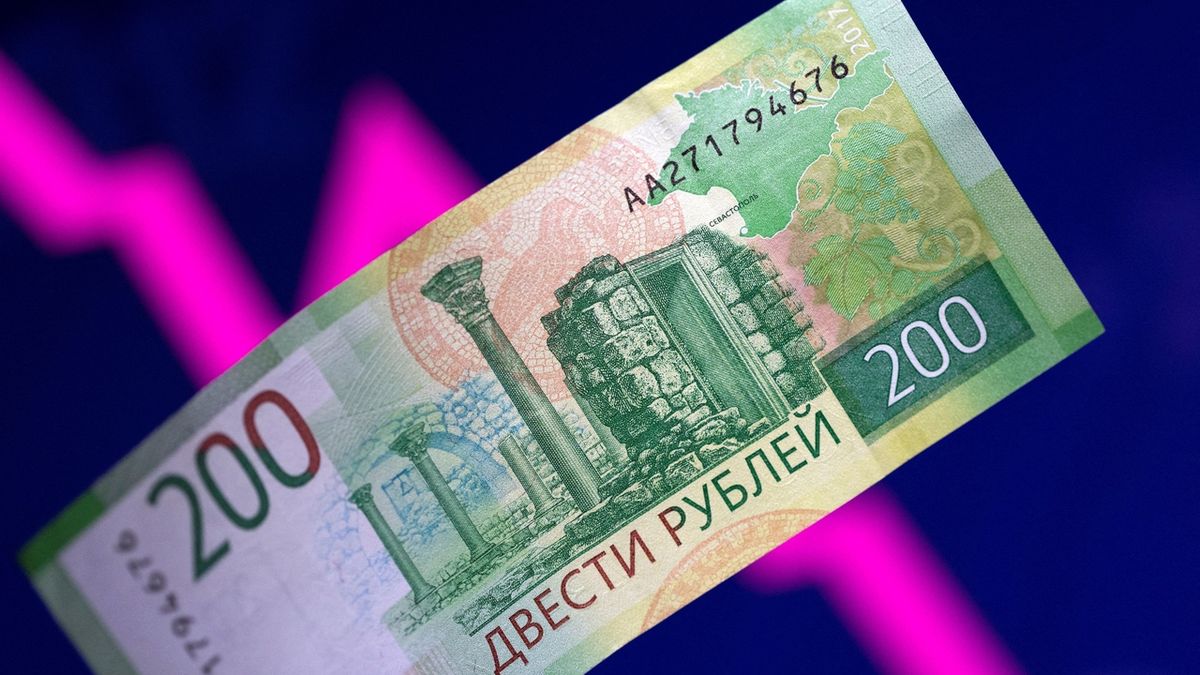 Rubl stoupá a ruský bankovní systém se stabilizuje. Navzdory západním sankcím