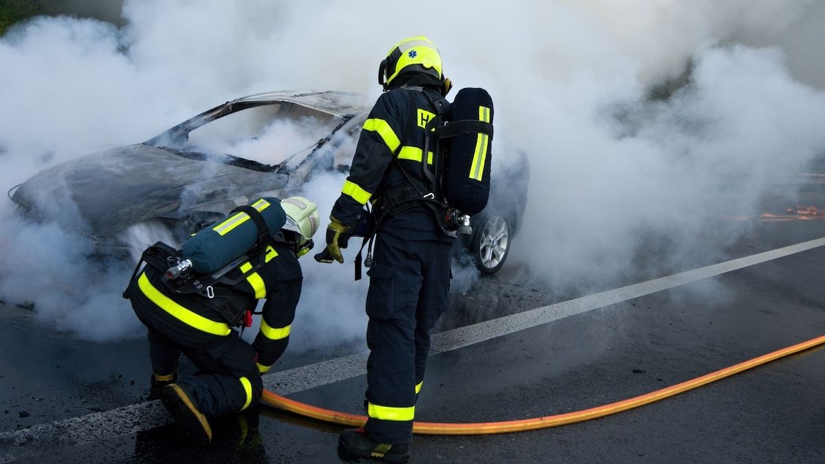 Moravskoslezské hasiče zaměstnaly požáry aut