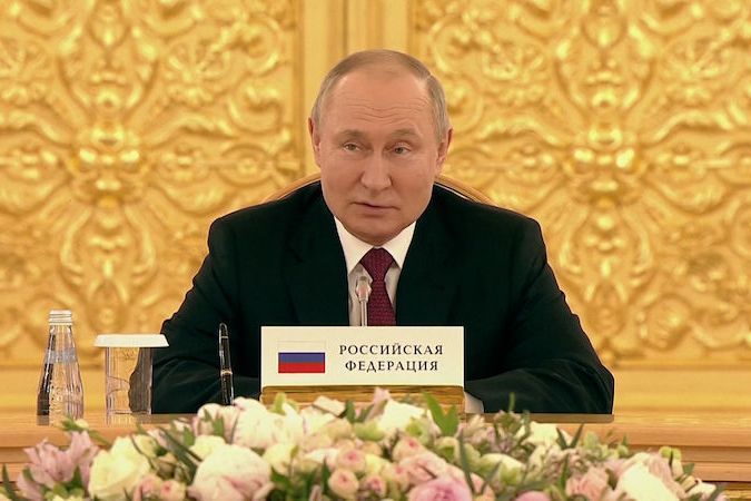 BEZ KOMENTÁŘE: Putin na pondělním setkání s lídry Běloruska, Arménie, Kazachstánu, Kyrgyzstánu a Tádžikistánu