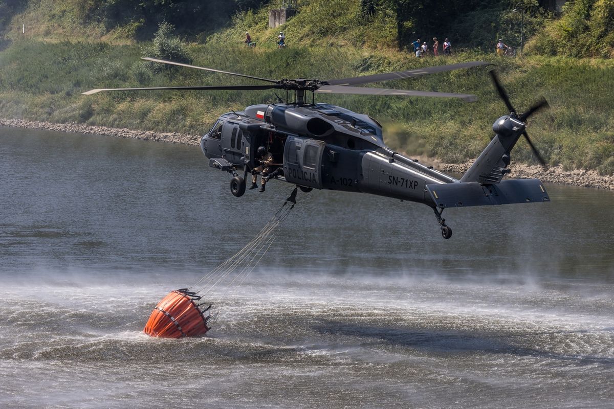 Česko pořídí vrtulníky na hašení požárů. Létat budou po celé Evropě