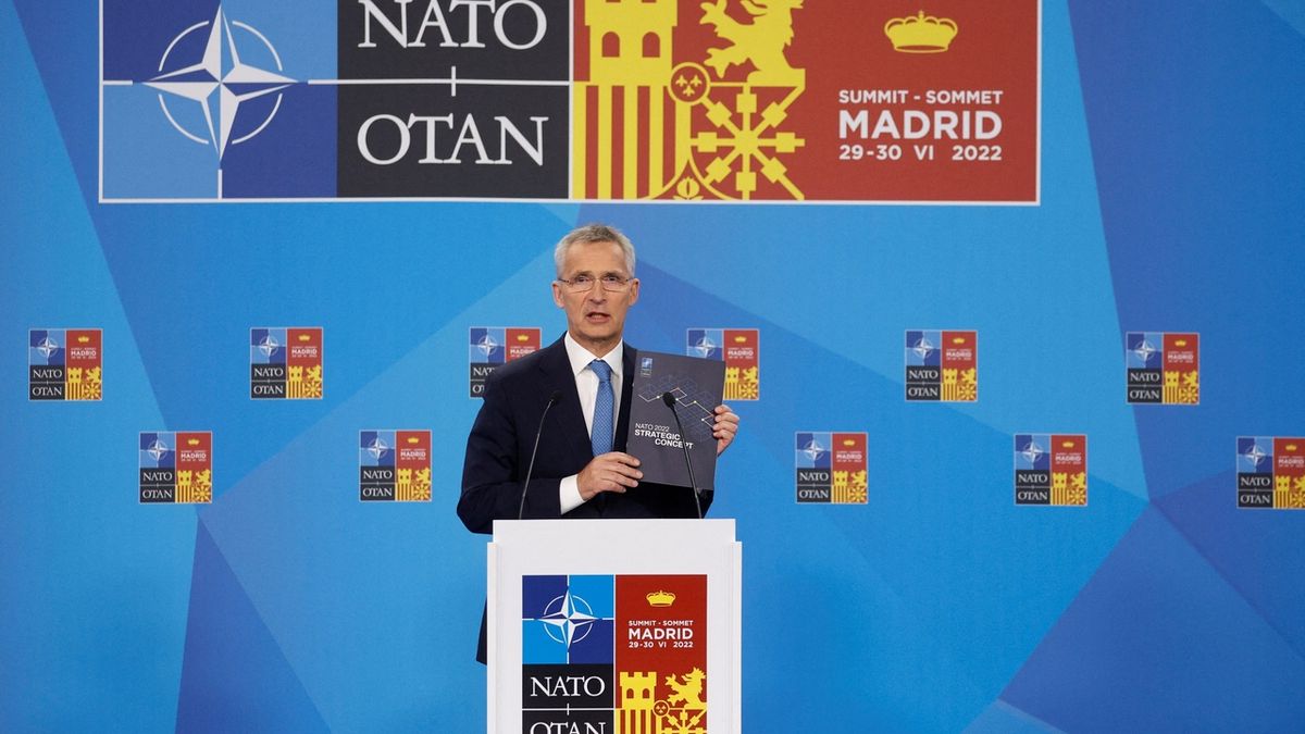 NATO posílí východní křídlo a bude stupňovat podporu Ukrajině