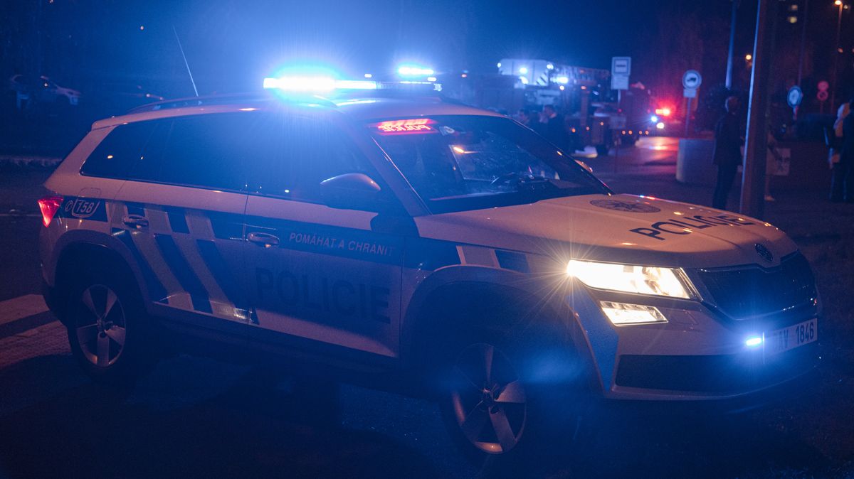 Na Táborsku srazilo auto mladou ženu, na místě zemřela. Řidič z místa nehody ujel