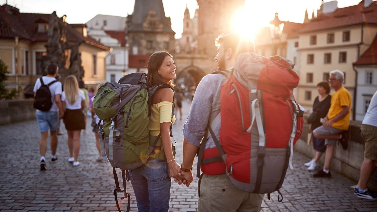 V Česku se loni ubytovalo 19,5 milionu turistů, stále méně než před covidem