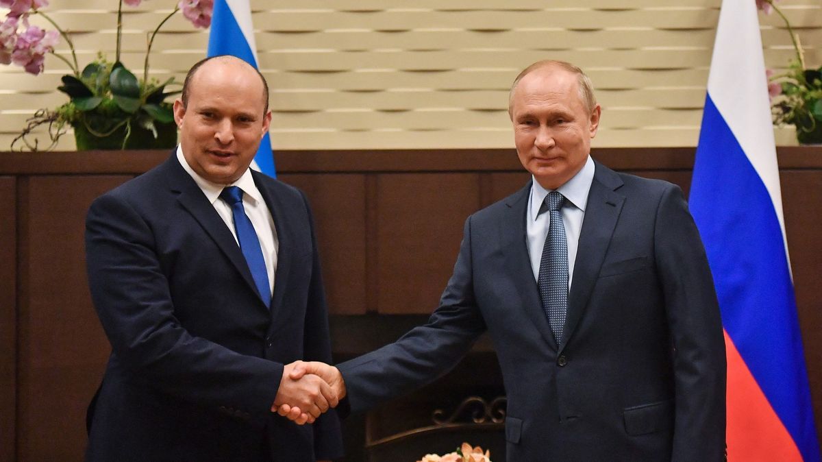 Putin slíbil, že Zelenského nezabije, tvrdí Bennett