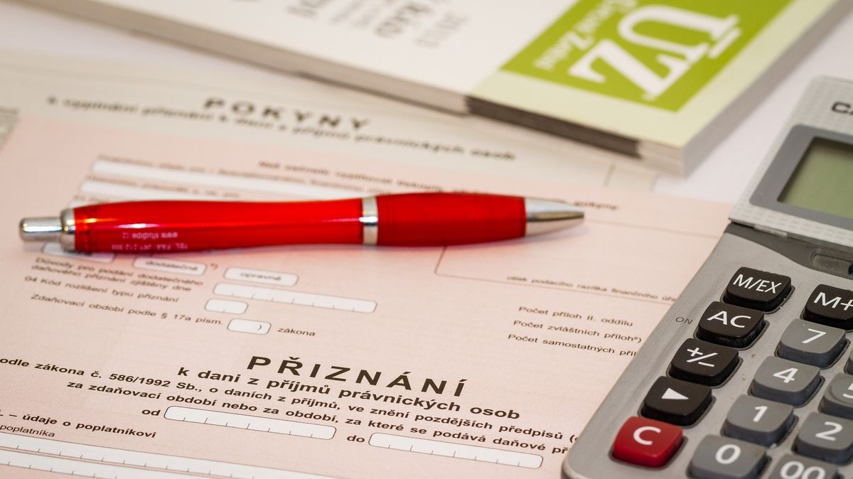 Dvouprocentní daňové navýšení firmy z Česka nevyžene, míní analytici