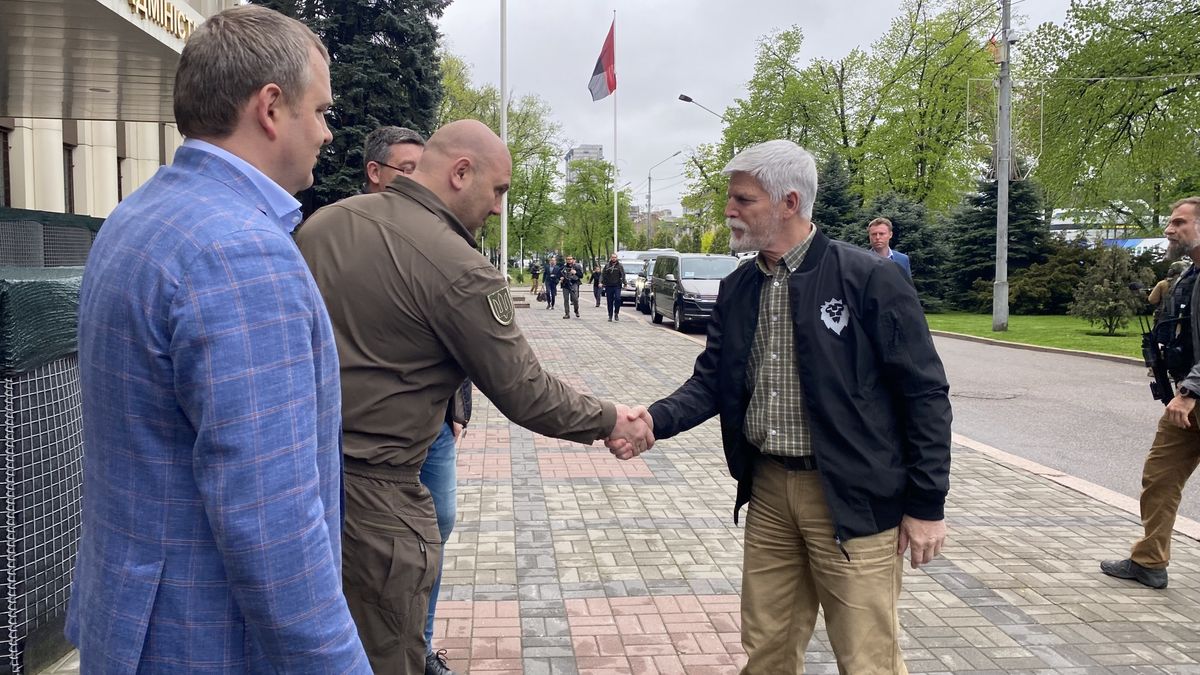Pavel je v Dnipru. Jako první zahraniční prezident se odvážil na východ Ukrajiny