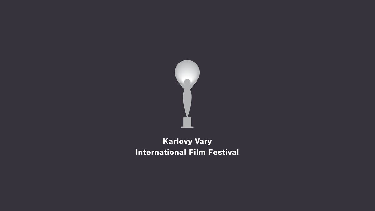 Karlovarský filmový festival začíná v dešti. Hvězdy přijíždějí na červený koberec