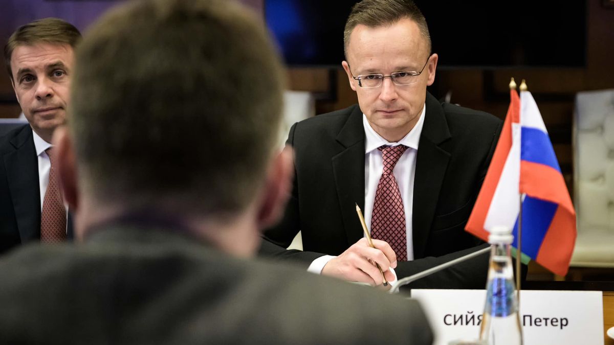 Šéf maďarské diplomacie už je zase v Moskvě: Bez Ruska jsme přežili jen díky mírné zimě