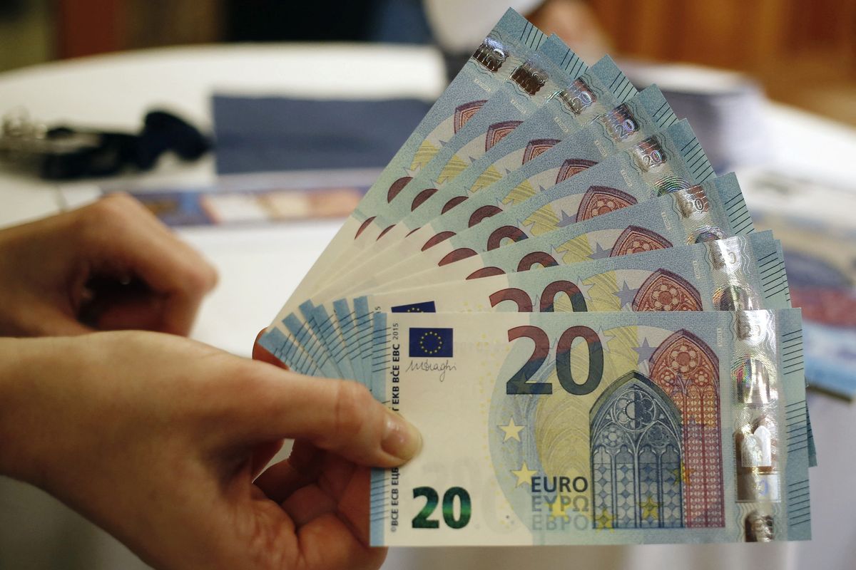 Euro v Česku ještě není u ledu. Koaliční strany se o něj přou