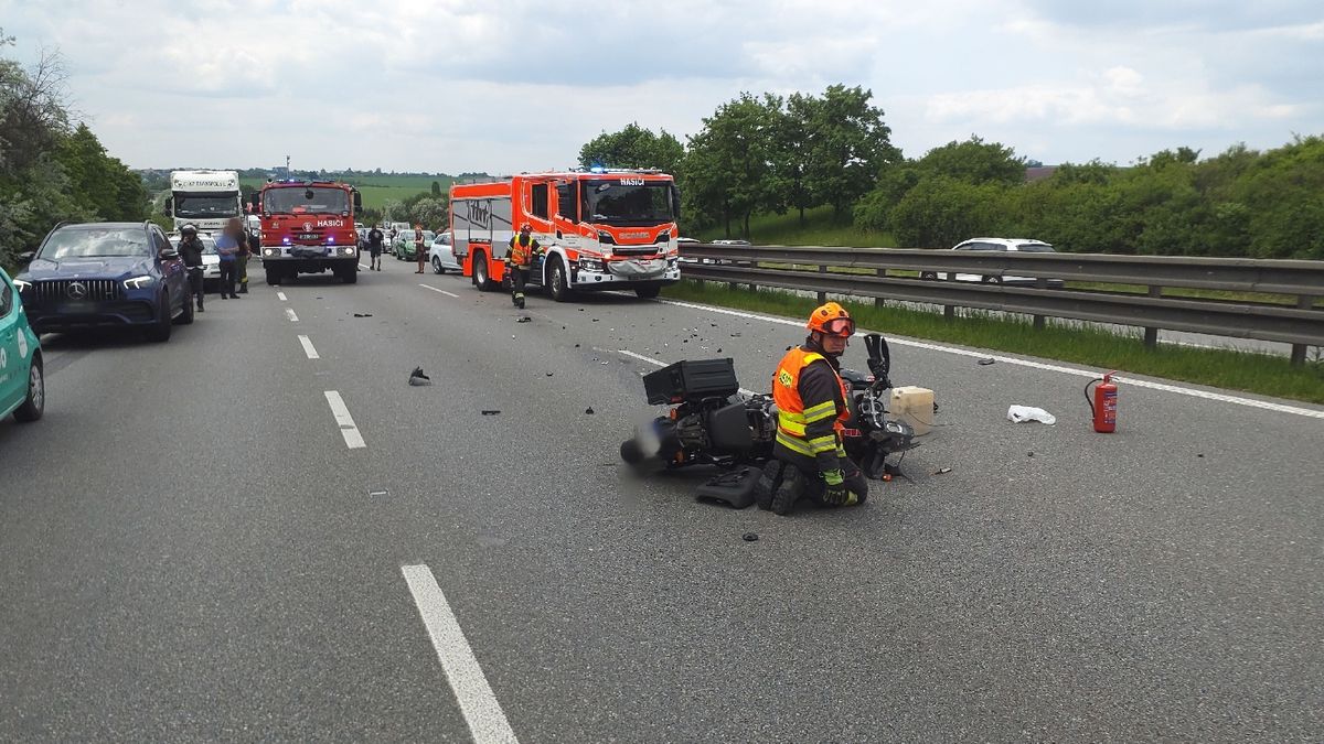 Nehoda zablokovala dálnici D1 u Brna, kolona má 13 kilometrů
