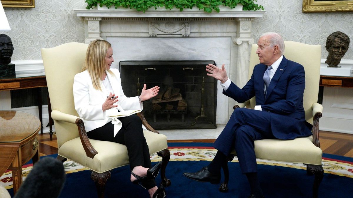 Biden a Meloniová se zavázali pokračovat v pomoci Ukrajině