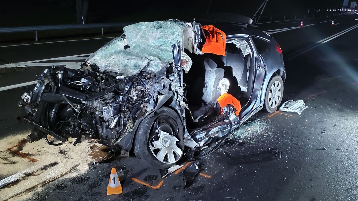 Tragická nehoda na Svitavsku. Řidič nepřežil čelní střet s kamionem